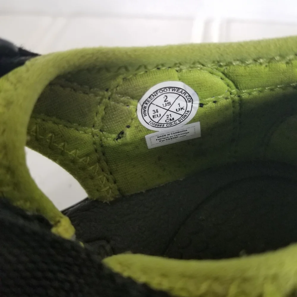 KEEN Newport H2 Sandals Boys 2 Waterproof Sport Hiking Closed Toe Black Lime